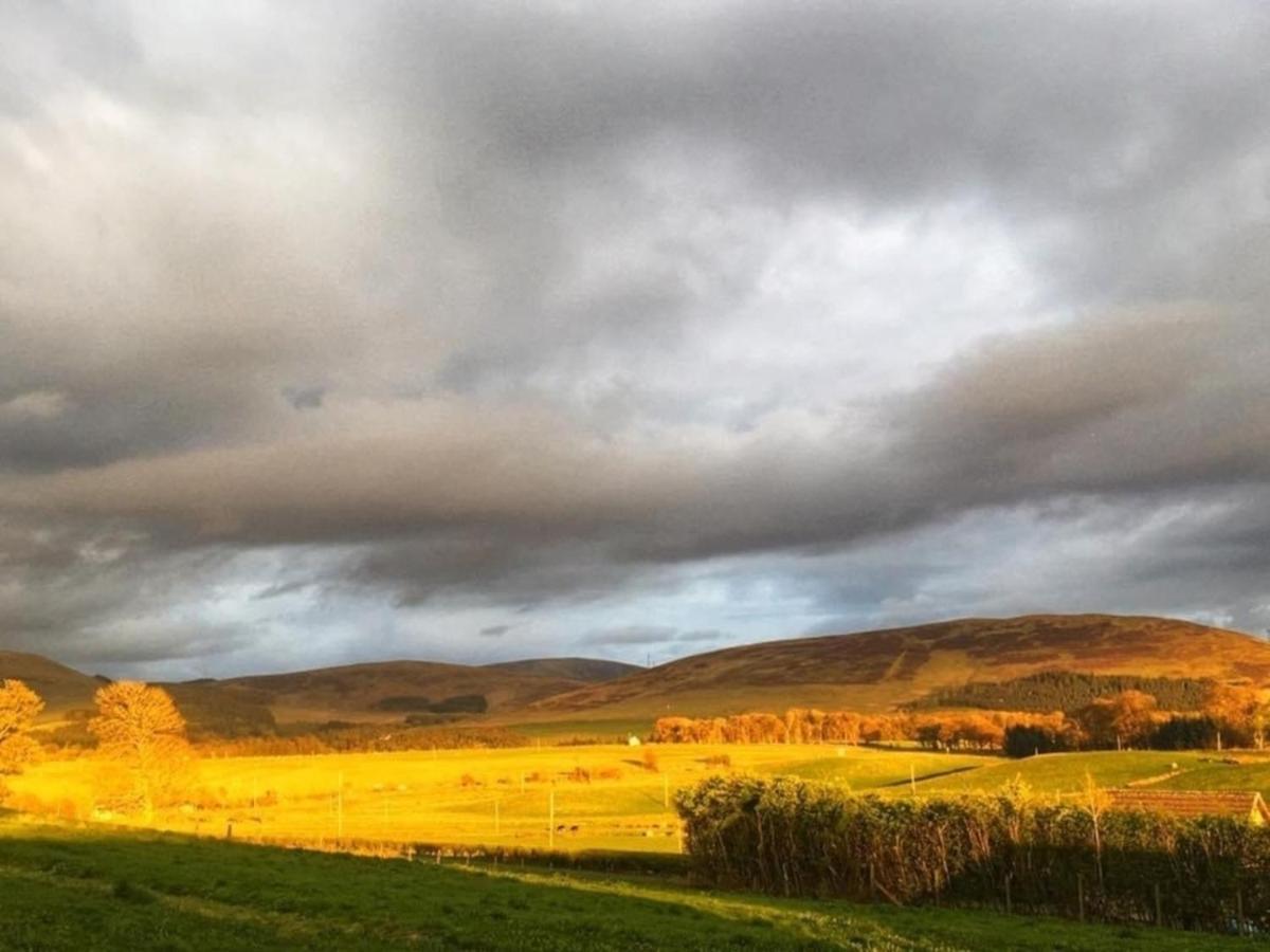 The Granary At Tinto Retreats, Biggar Is A Gorgeous 3 Bedroom Stone Cottage Wiston  المظهر الخارجي الصورة